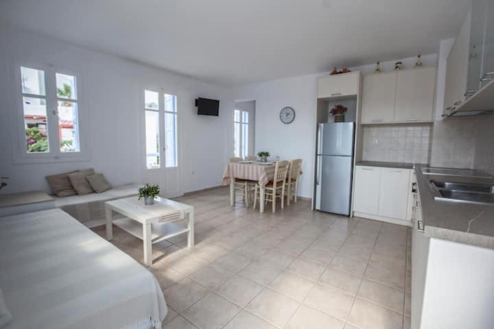 Astarti Apartments Livadi  Exterior photo